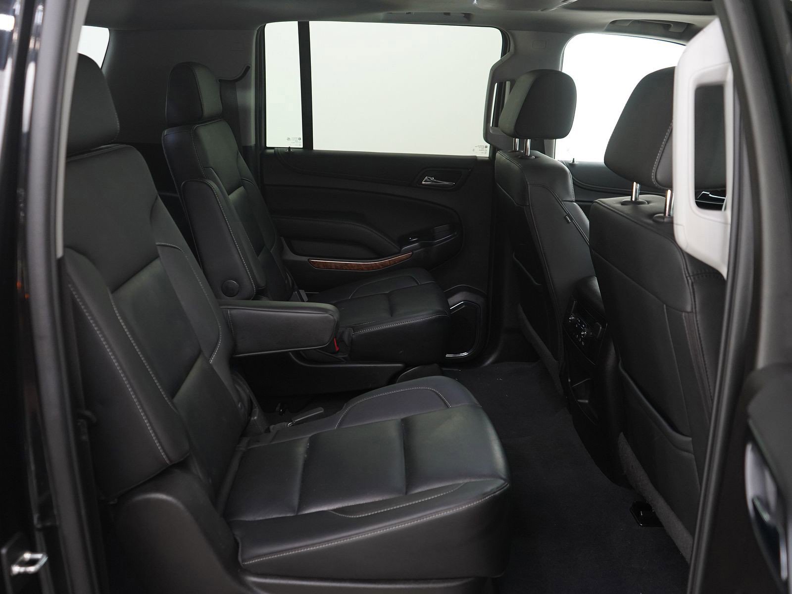 Used 2019 Chevrolet Suburban Premier AWD/4WD image 12