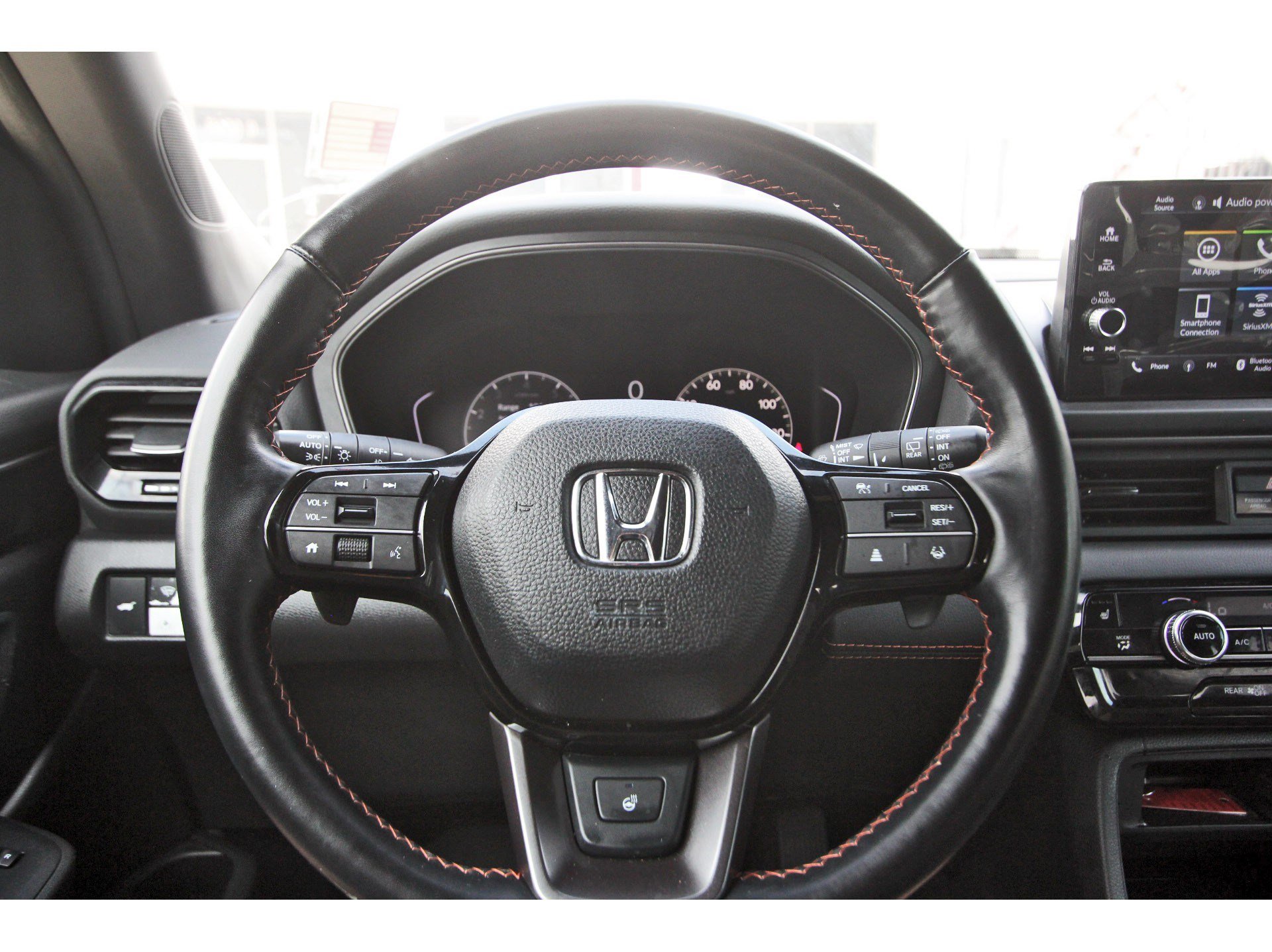 Used 2025 Honda Pilot TrailSport image 14
