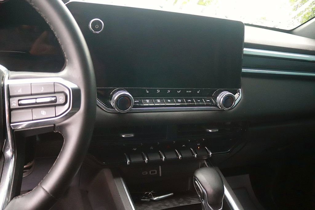 Used 2024 GMC Canyon Elevation w/ Elevation Premium Package RWD image 17