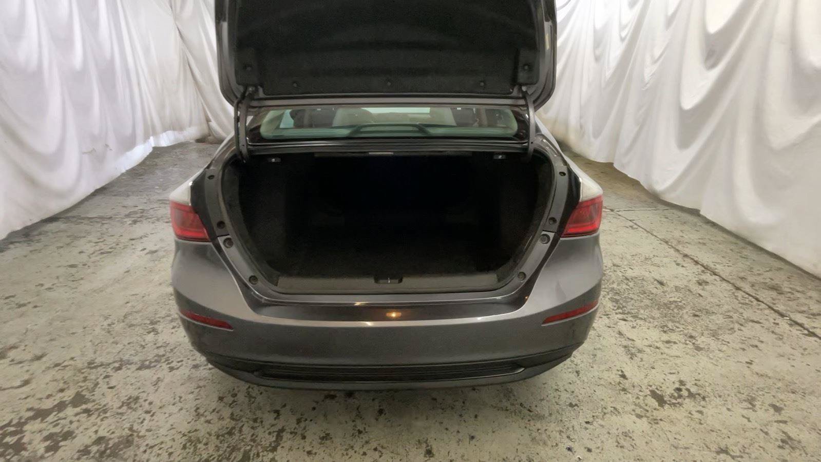 Used 2019 Honda Insight EX image 18