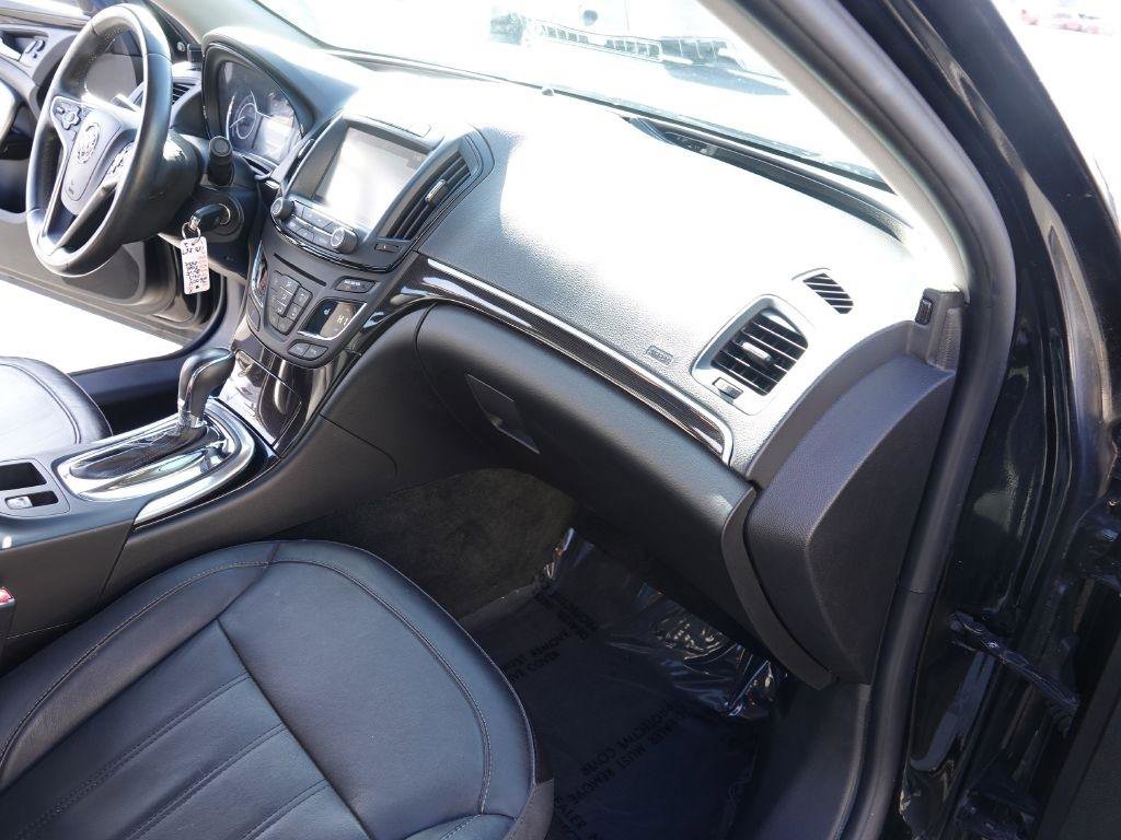 Used 2017 Buick Regal Sport Touring image 36