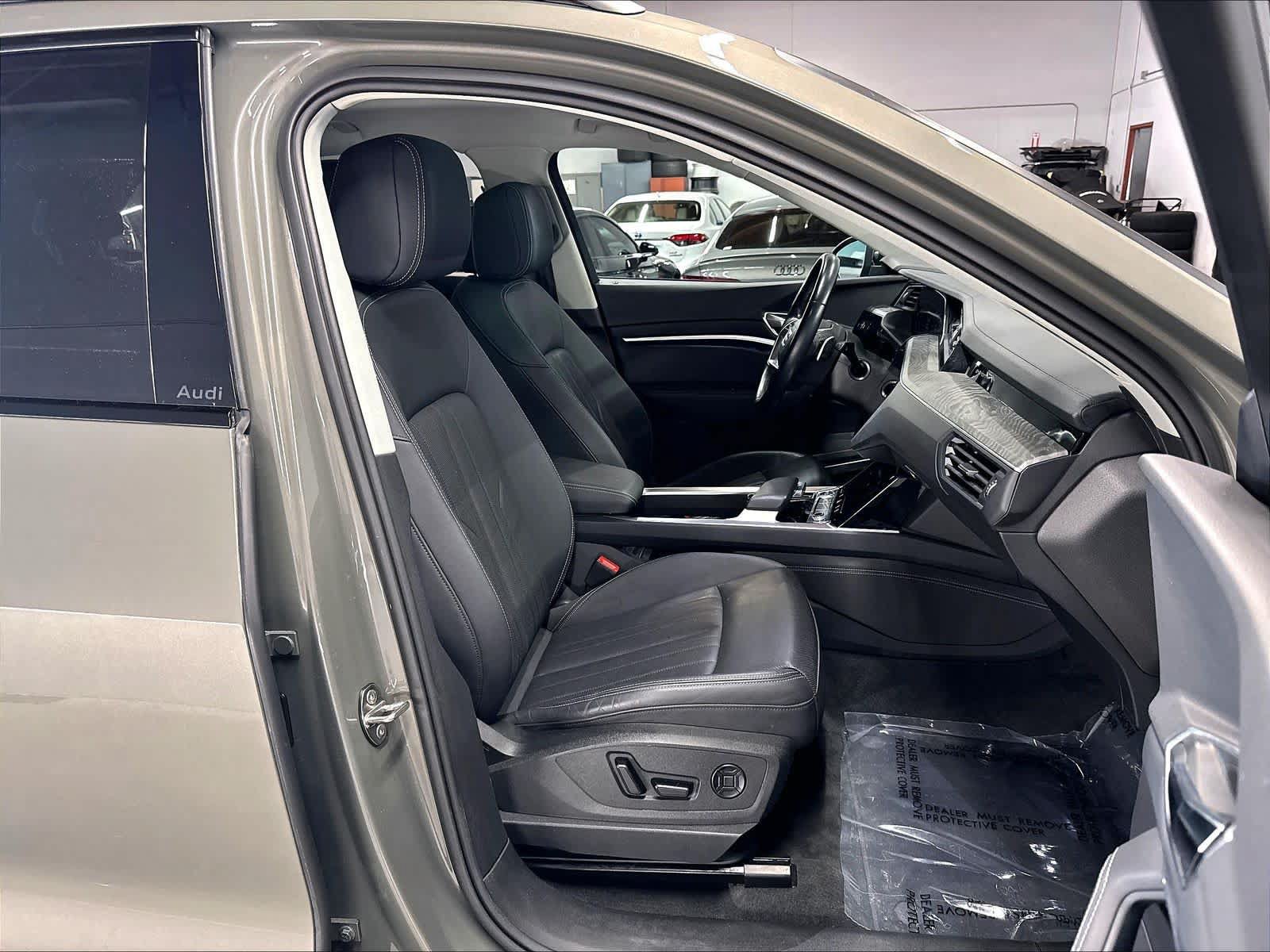 Used 2024 Audi Q8 e-tron Premium Plus AWD/4WD image 11