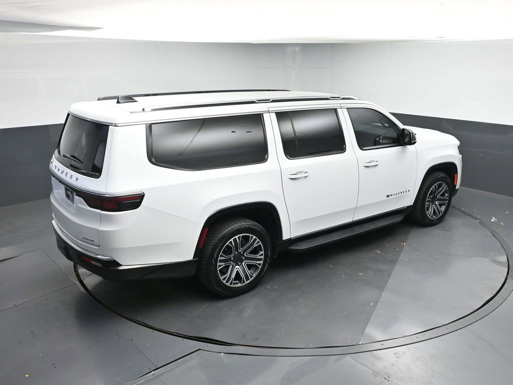 Used 2024 Jeep Wagoneer L Series II w/ Flexible Seating Group image 39