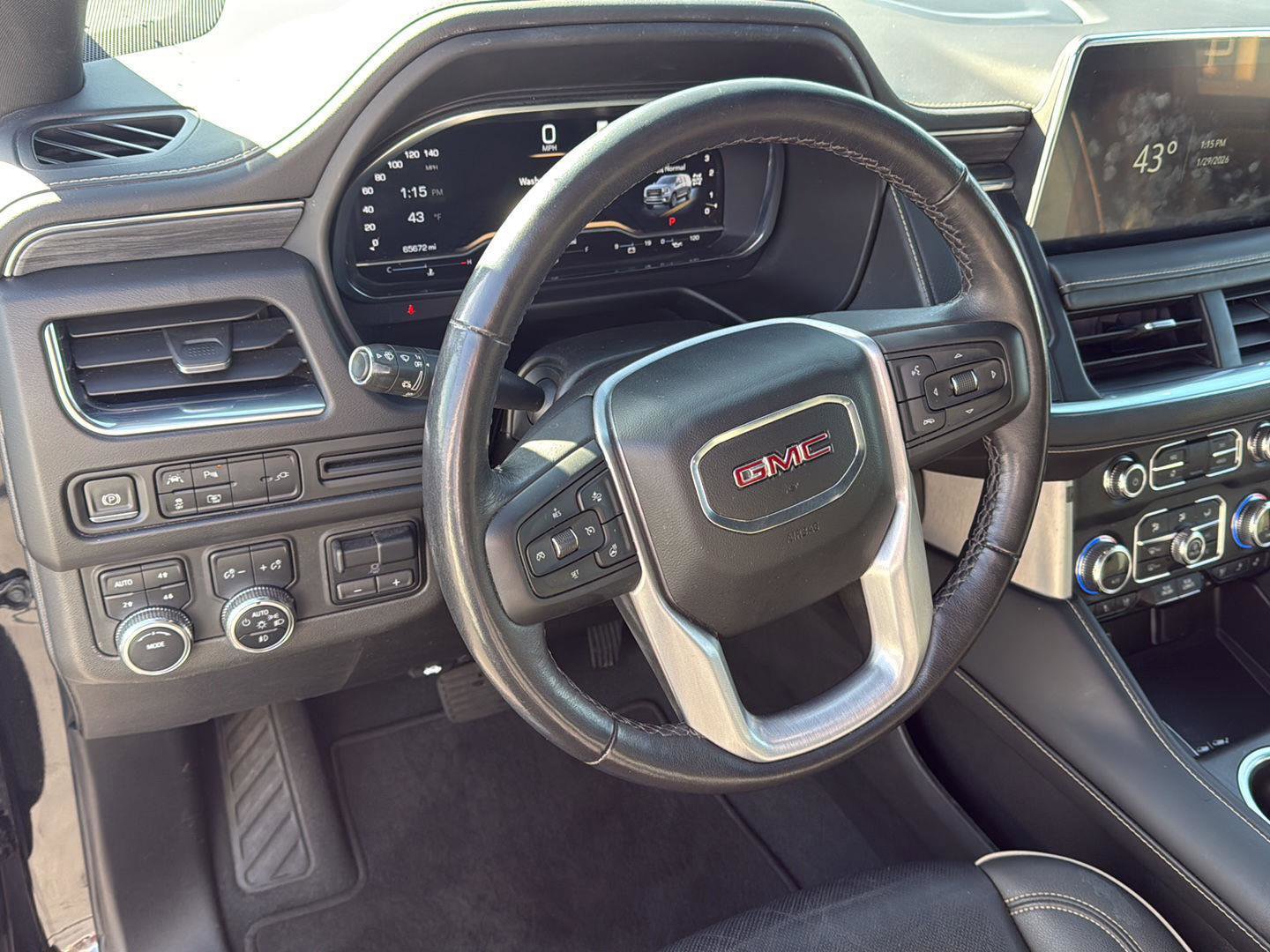 Used 2022 GMC Yukon SLT w/ SLT Luxury Package AWD/4WD image 18
