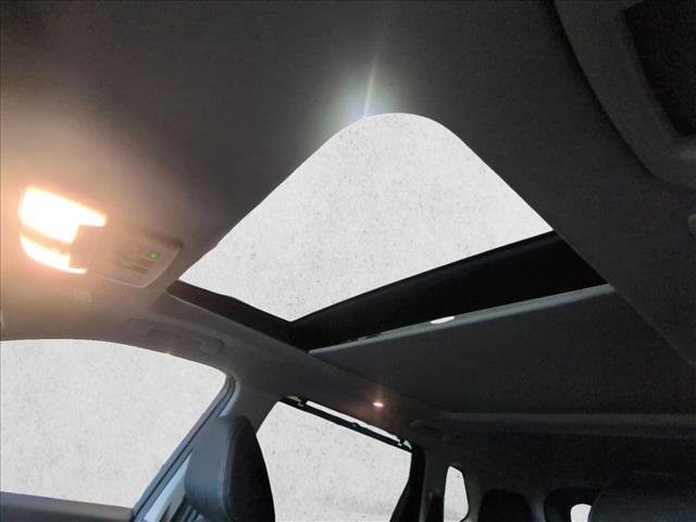 Used 2025 Nissan Rogue SL w/ Tech Package image 16