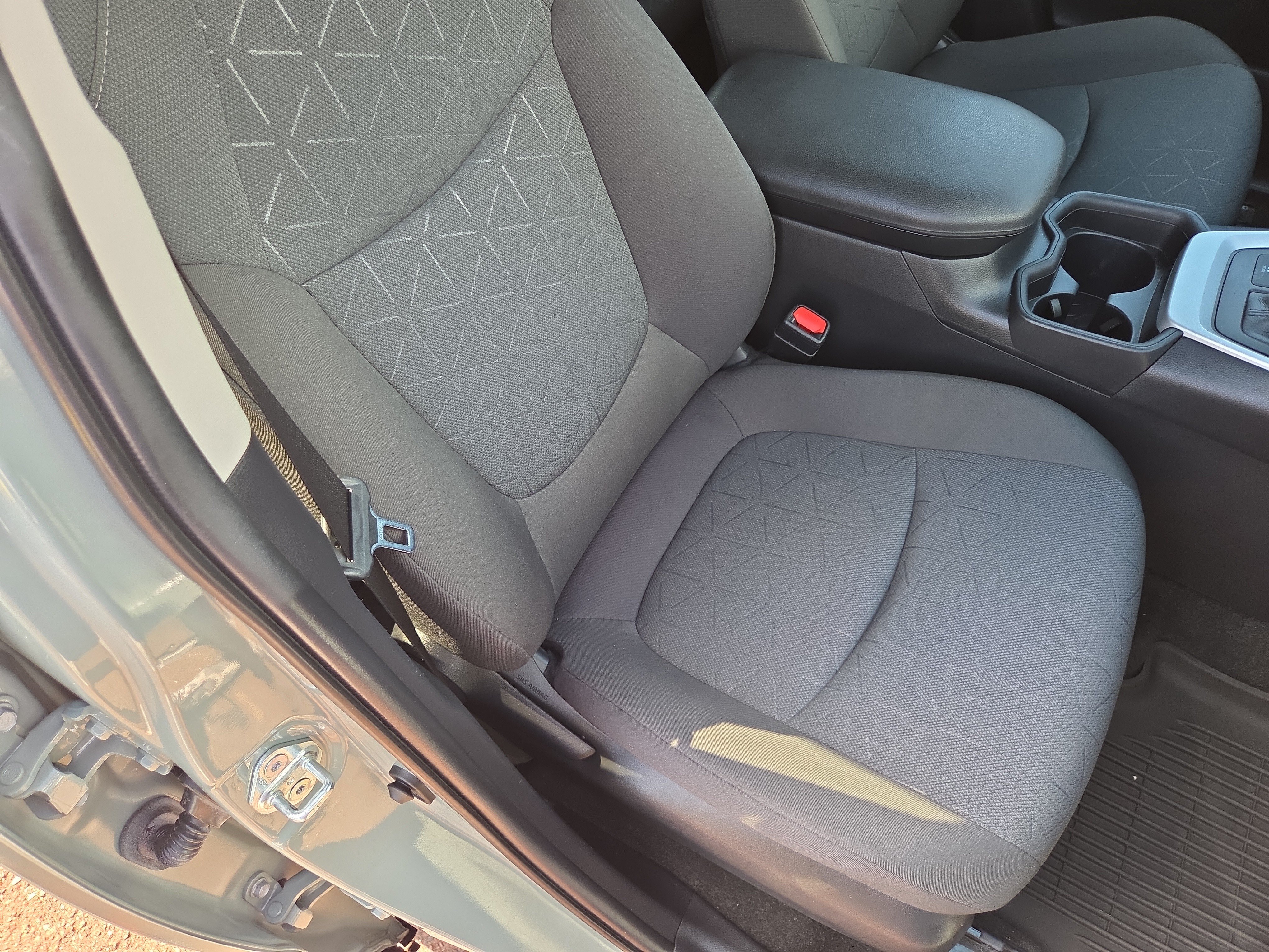 Certified 2021 Toyota RAV4 XLE w/ XLE Grade Weather Package AWD/4WD image 16