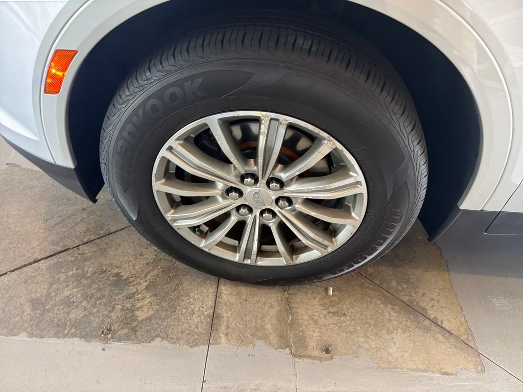 Used 2018 Cadillac XT5 Luxury w/ Driver Awareness Package AWD/4WD image 10