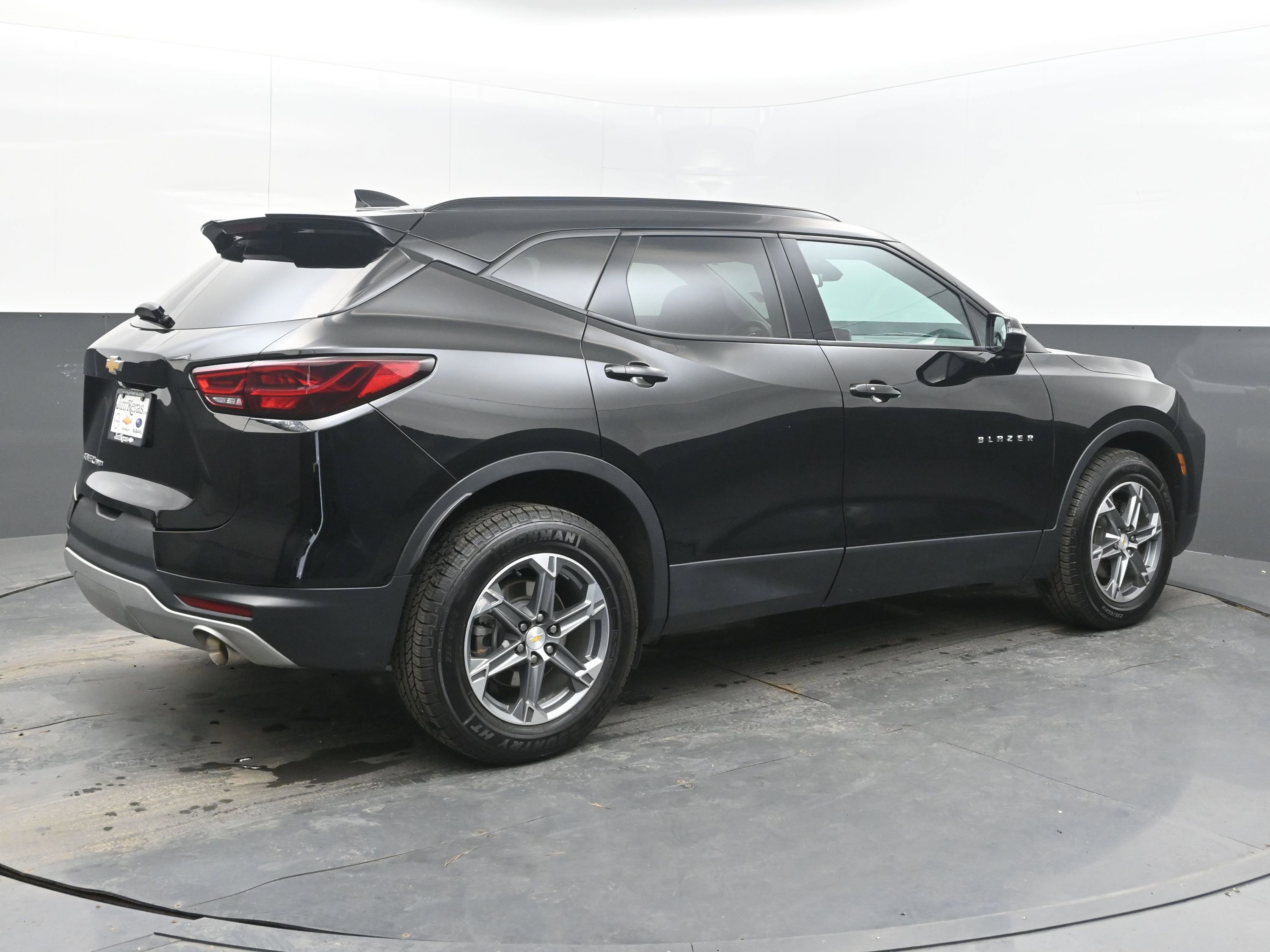 Used 2023 Chevrolet Blazer LT image 9