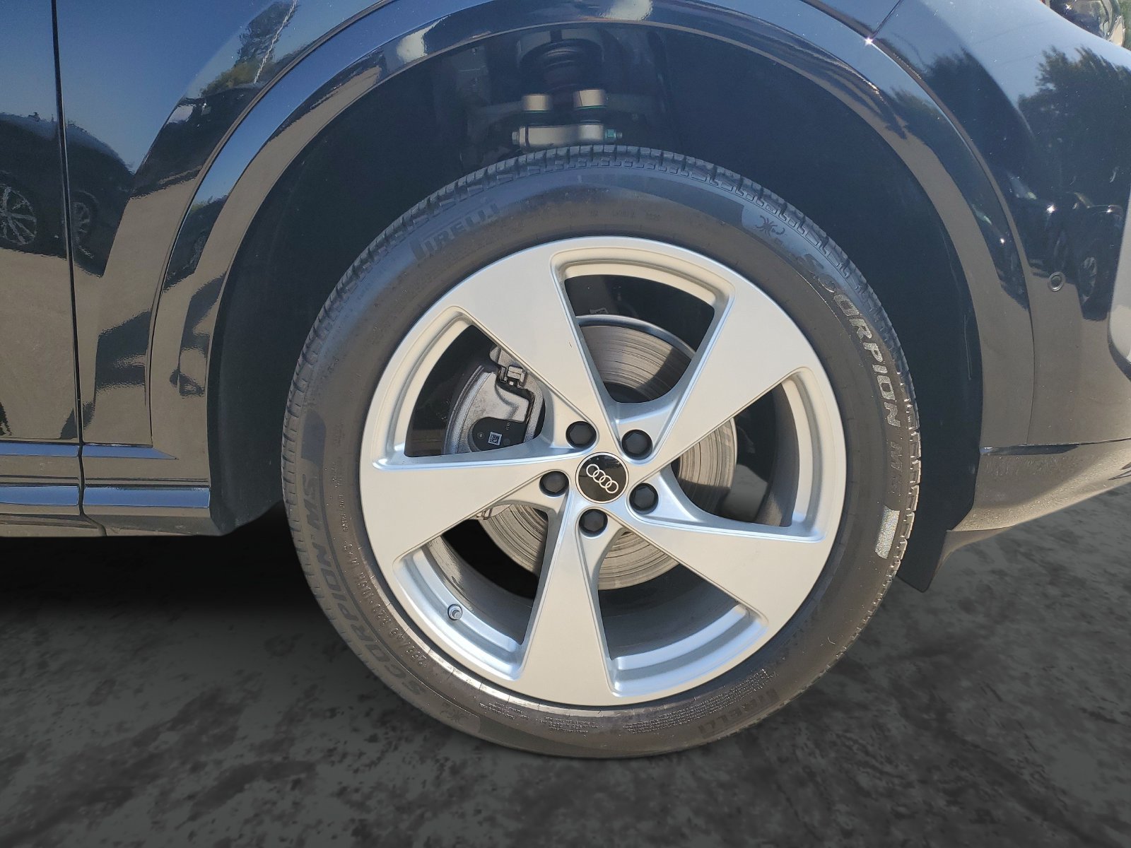 Used 2025 Audi Q5 Premium w/ Premium Plus AWD/4WD image 6