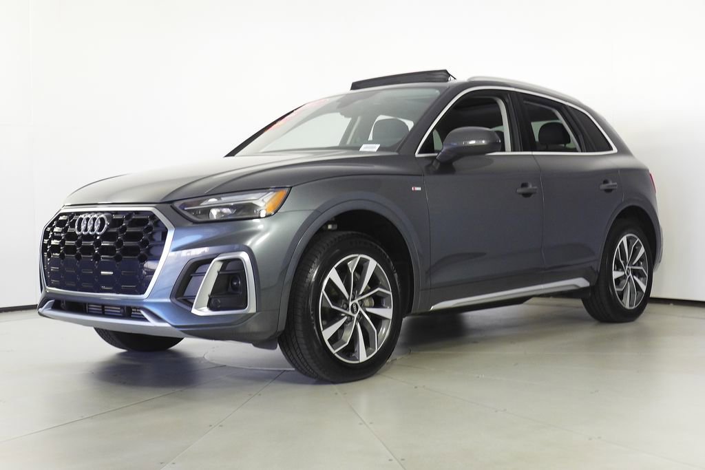 Used 2022 Audi Q5 2.0T Premium w/ Convenience Package image 2