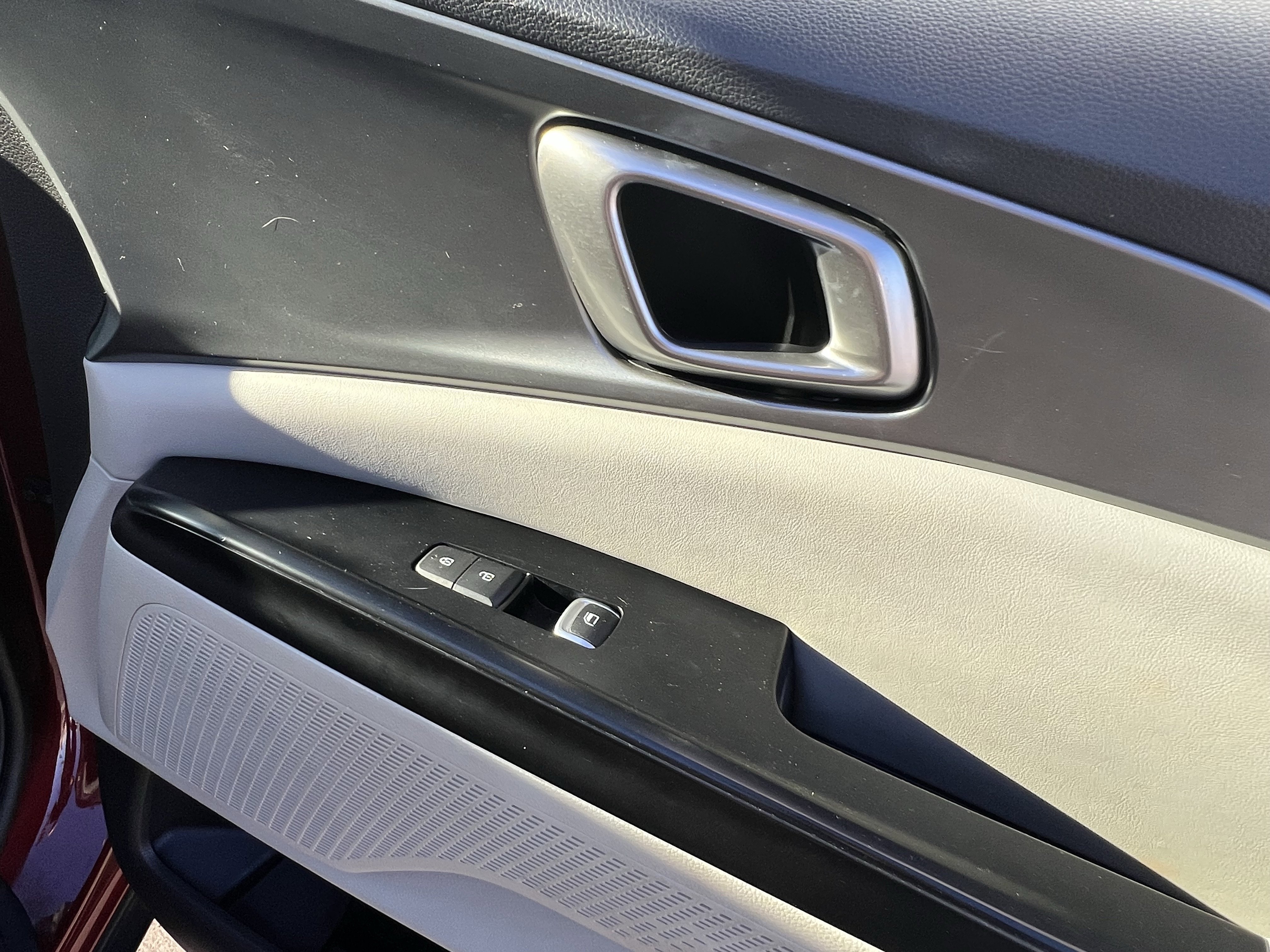 Used 2024 Kia Carnival LX image 14