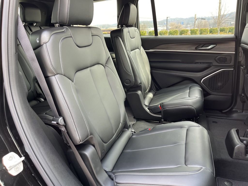 New 2026 Jeep Grand Cherokee L Limited image 25
