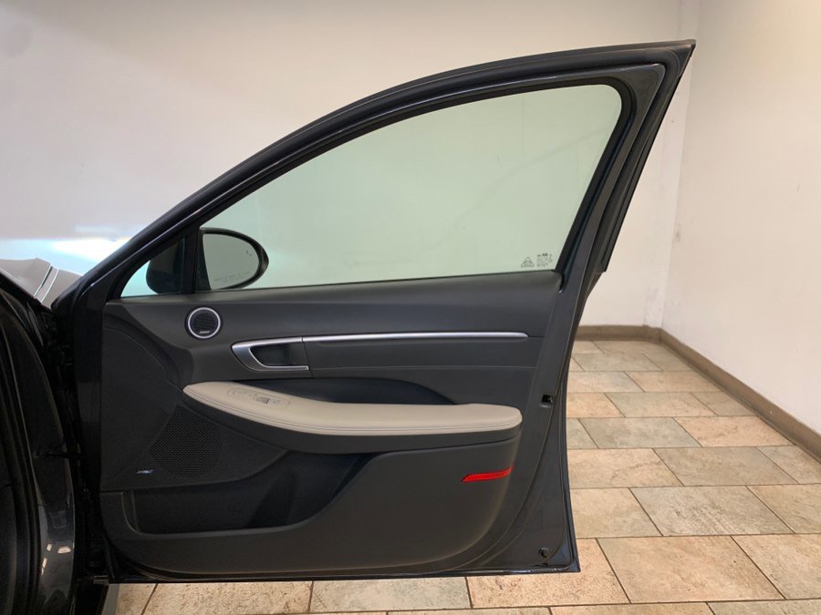 Used 2023 Hyundai Sonata Limited w/ Cargo Package FWD image 59