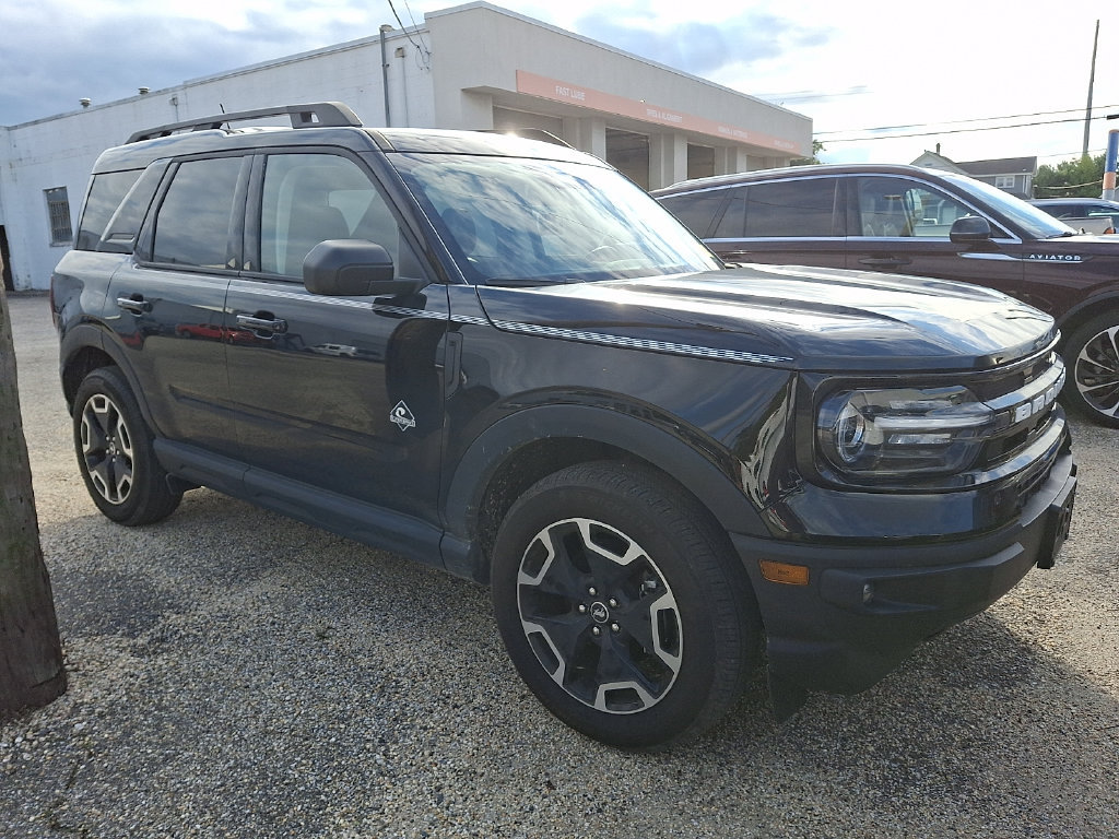Used 2023 Ford Bronco Sport Outer Banks w/ Tech Package AWD/4WD image 3
