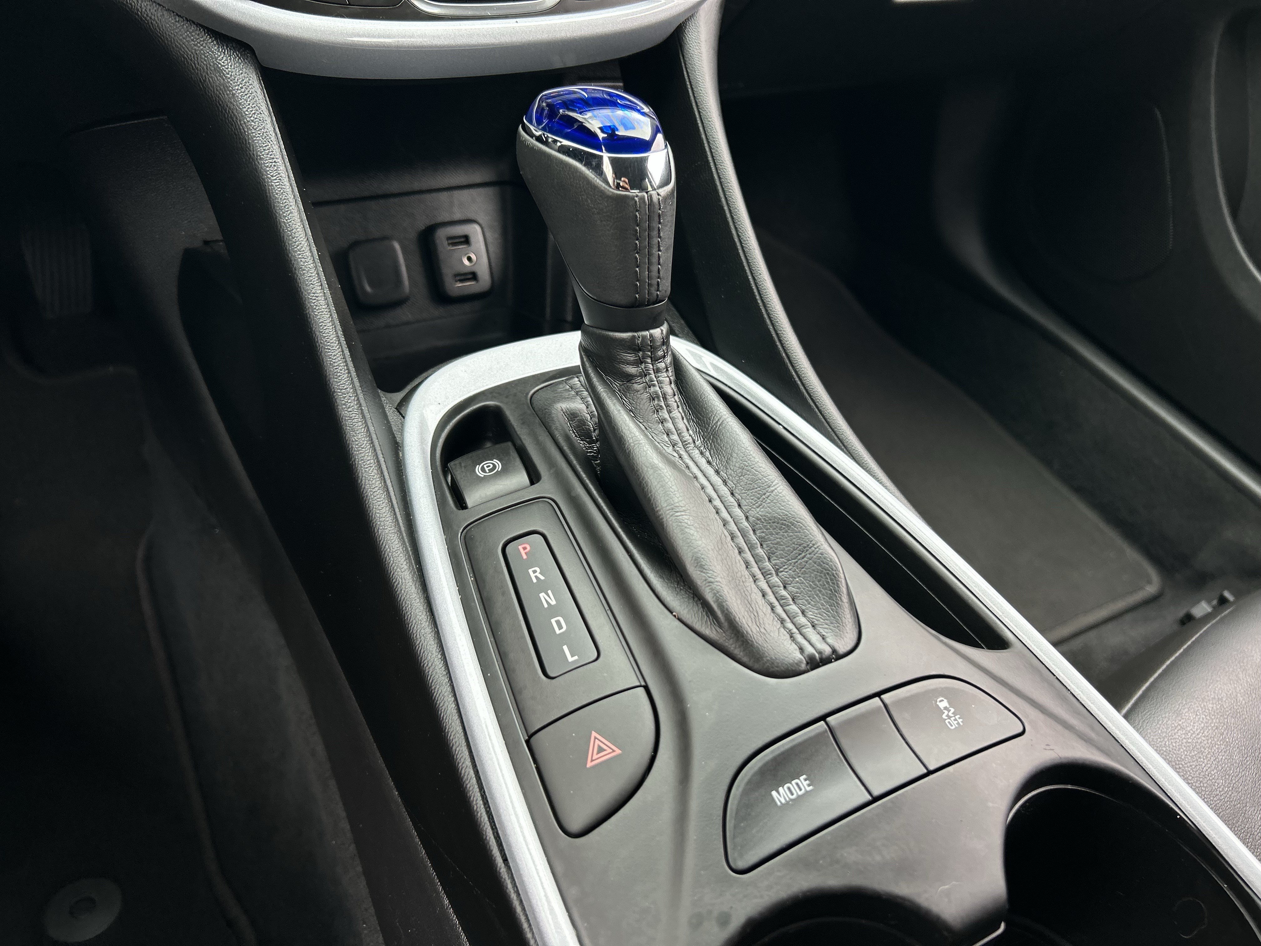 Used 2017 Chevrolet Volt LT w/ Comfort Package FWD image 24