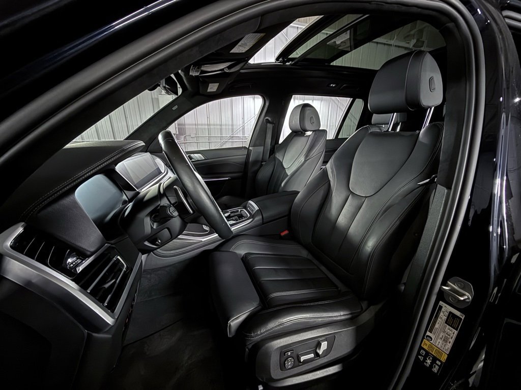 Used 2022 BMW X7 xDrive40i w/ M Sport Package image 18