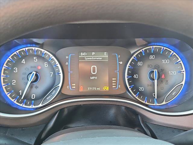Used 2018 Chrysler Pacifica Touring Plus w/ Tire & Wheel Group FWD image 11