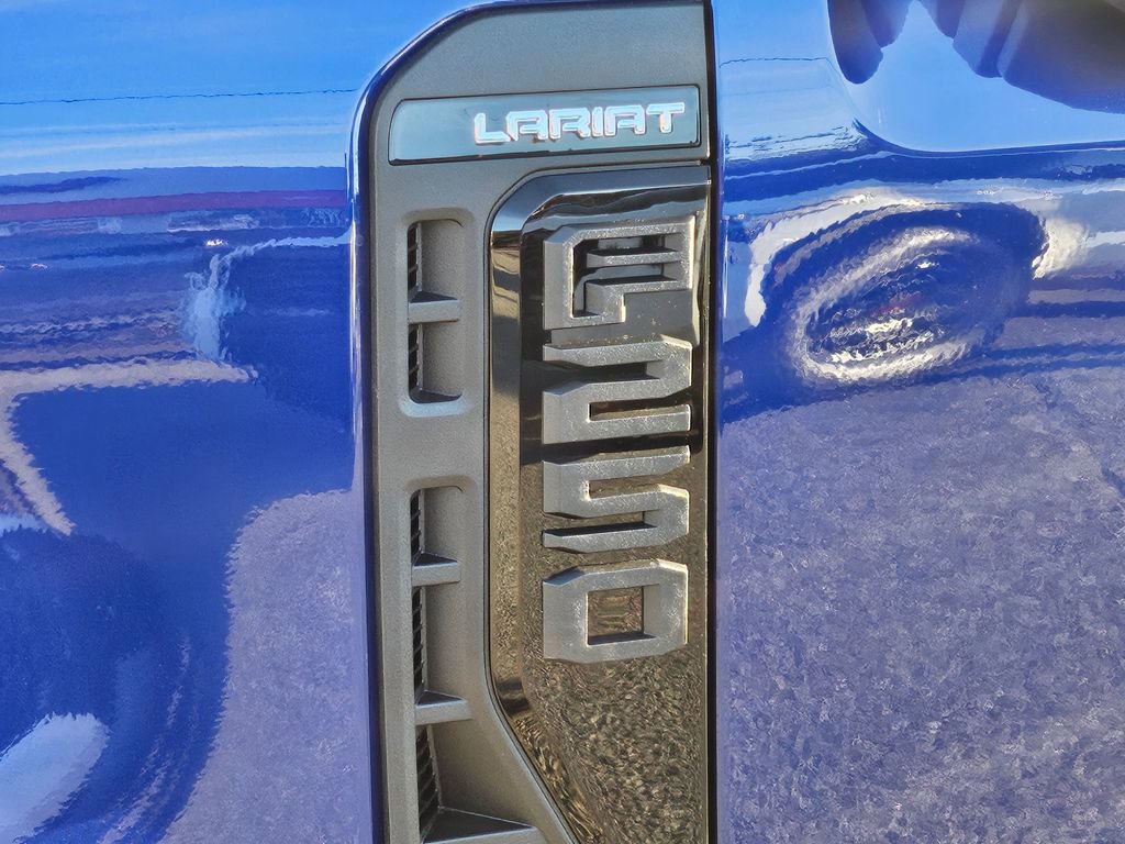 New 2026 Ford F250 Lariat w/ Black Appearance Package image 28
