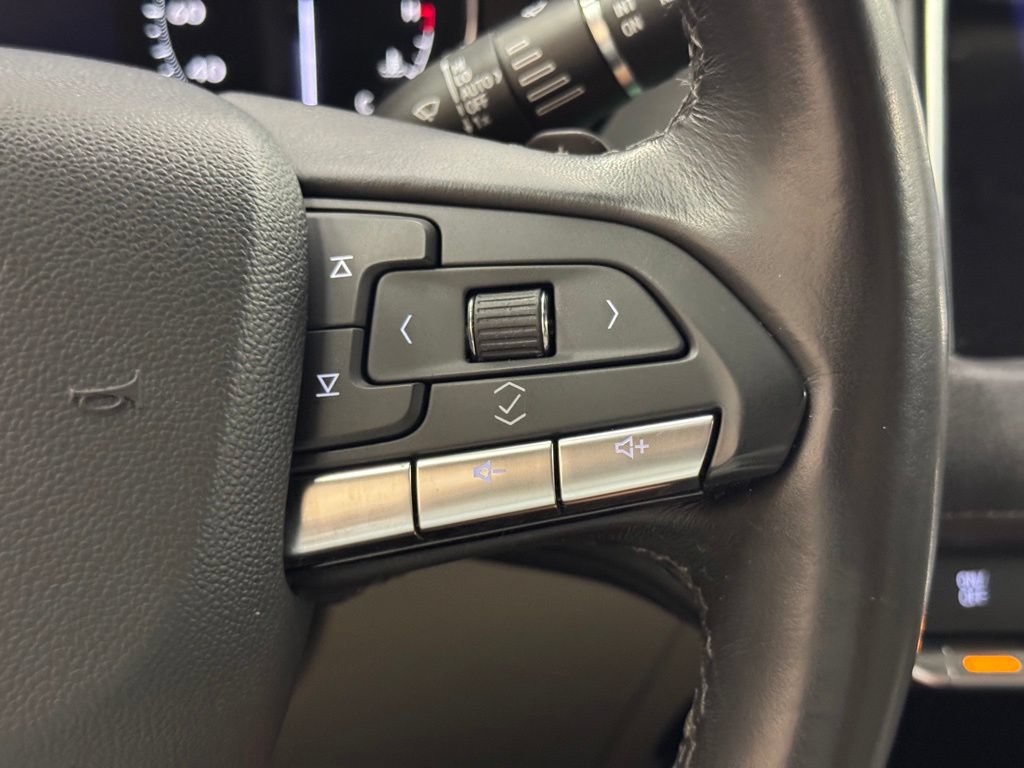 Used 2023 Cadillac XT4 Premium Luxury AWD/4WD image 24