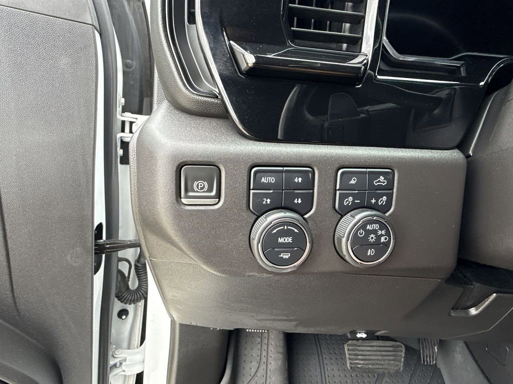 Used 2022 Chevrolet Silverado 1500 ZR2 image 25