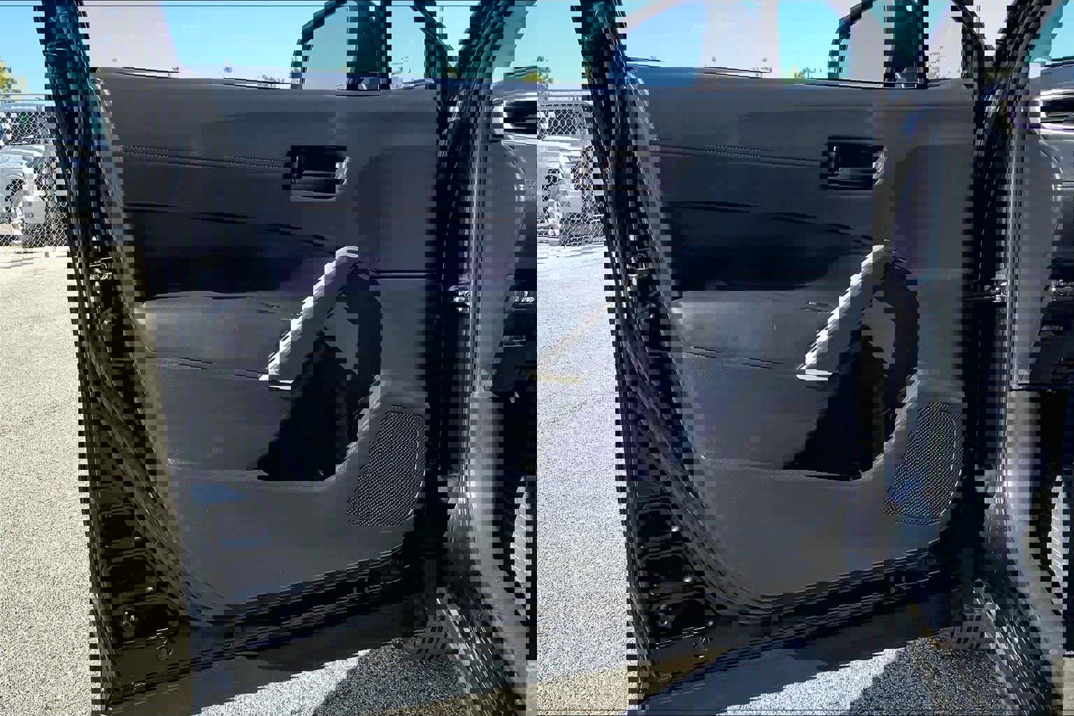 Used 2025 Toyota Corolla Cross LE image 20