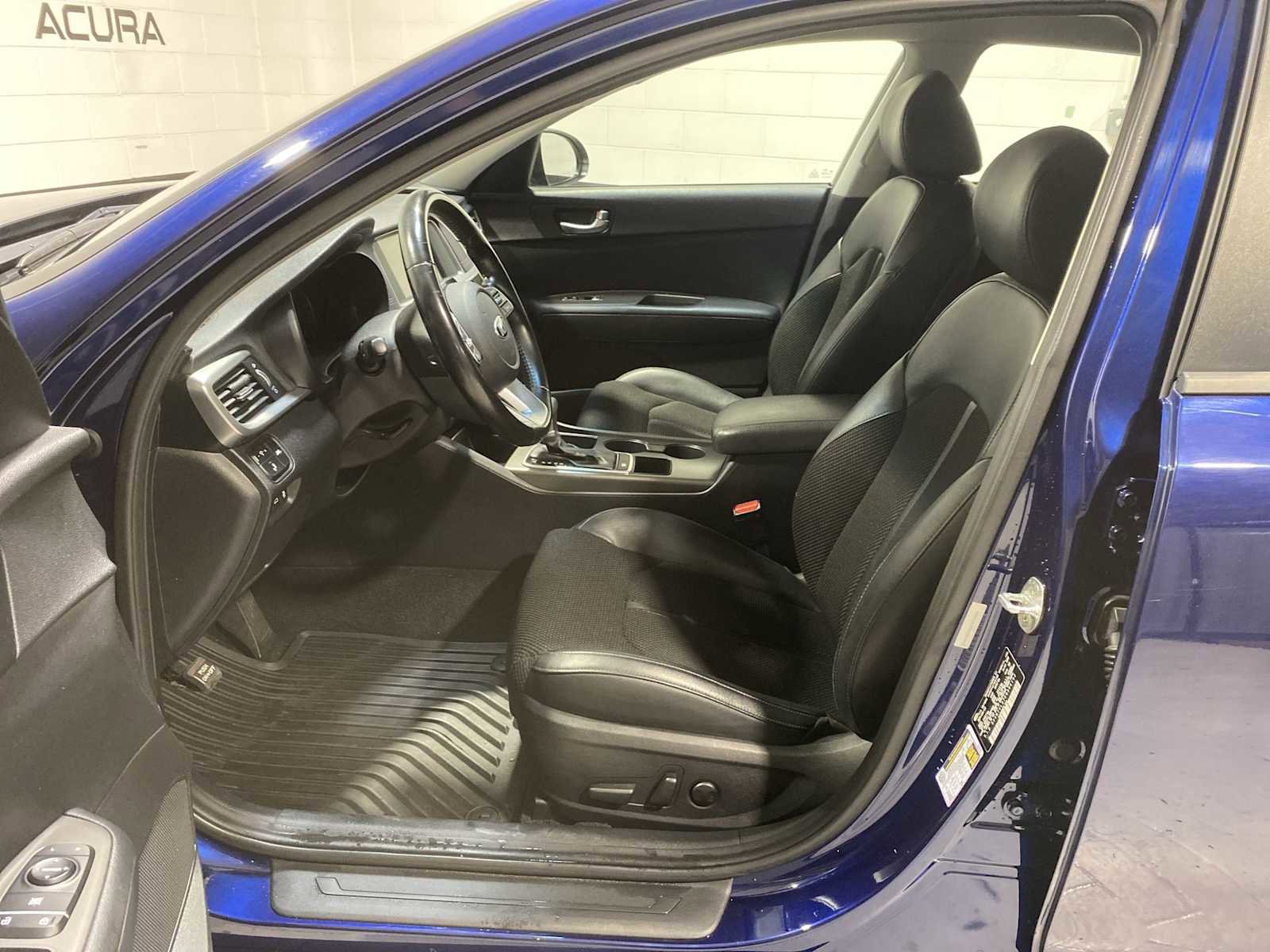 Used 2019 Kia Optima S image 2