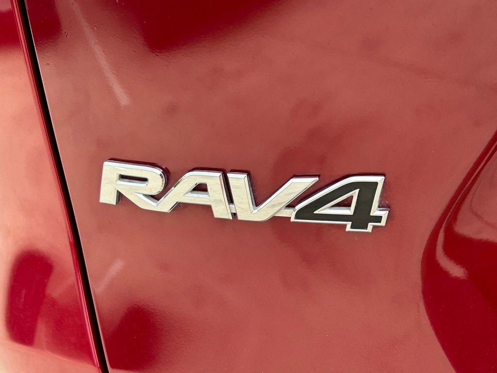 Used 2020 Toyota RAV4 XLE Premium FWD image 13