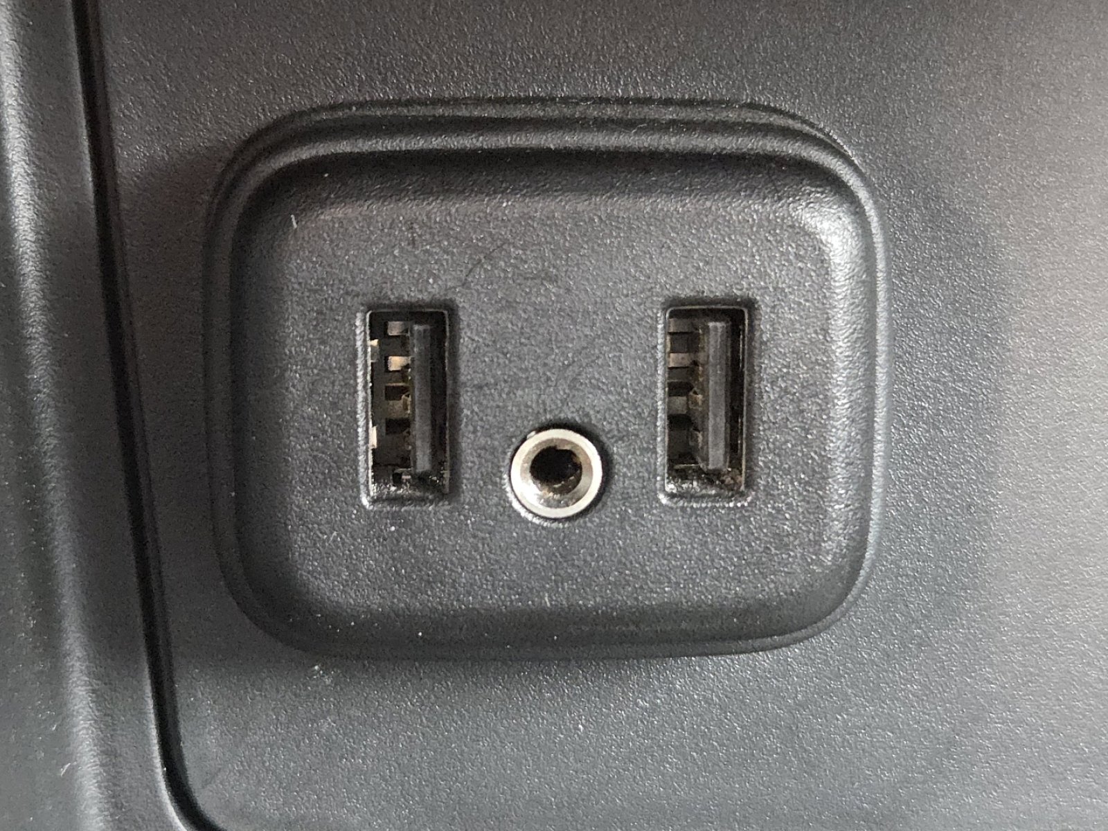 Used 2021 Chevrolet Colorado Z71 w/ Safety Package image 8