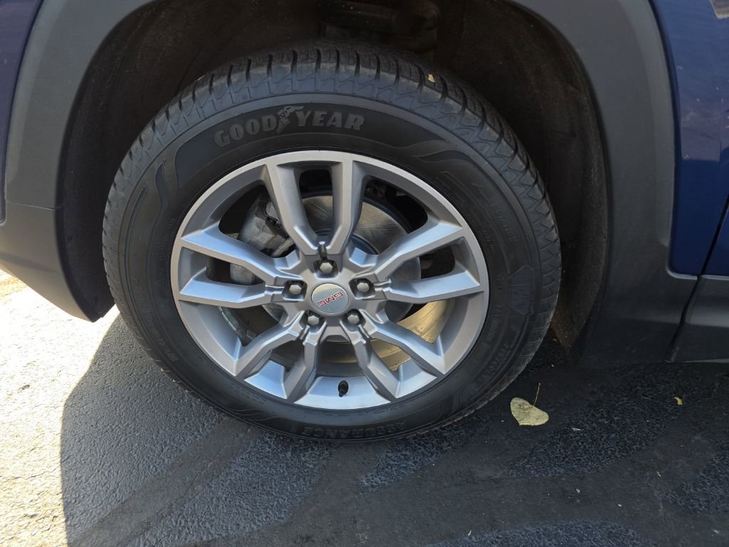 Used 2022 GMC Terrain SLT image 14