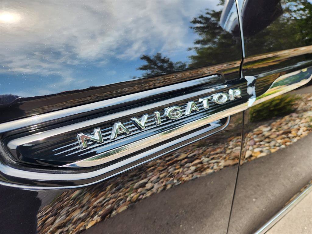 Used 2023 Lincoln Navigator Reserve image 10