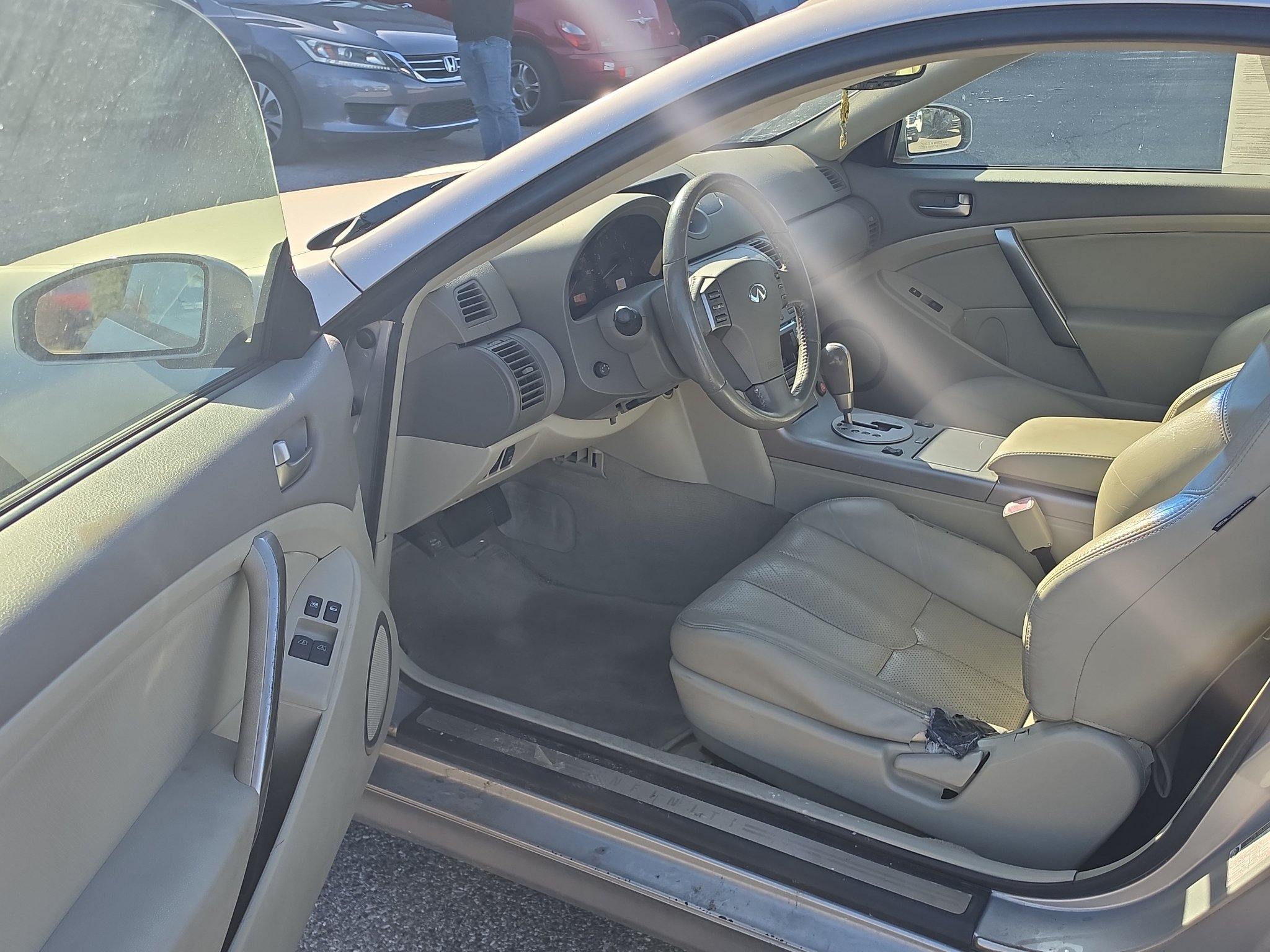Used 2004 INFINITI G35 Coupe w/ Premium Pkg RWD image 9
