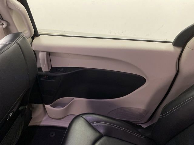 Used 2022 Chrysler Pacifica Touring-L image 28