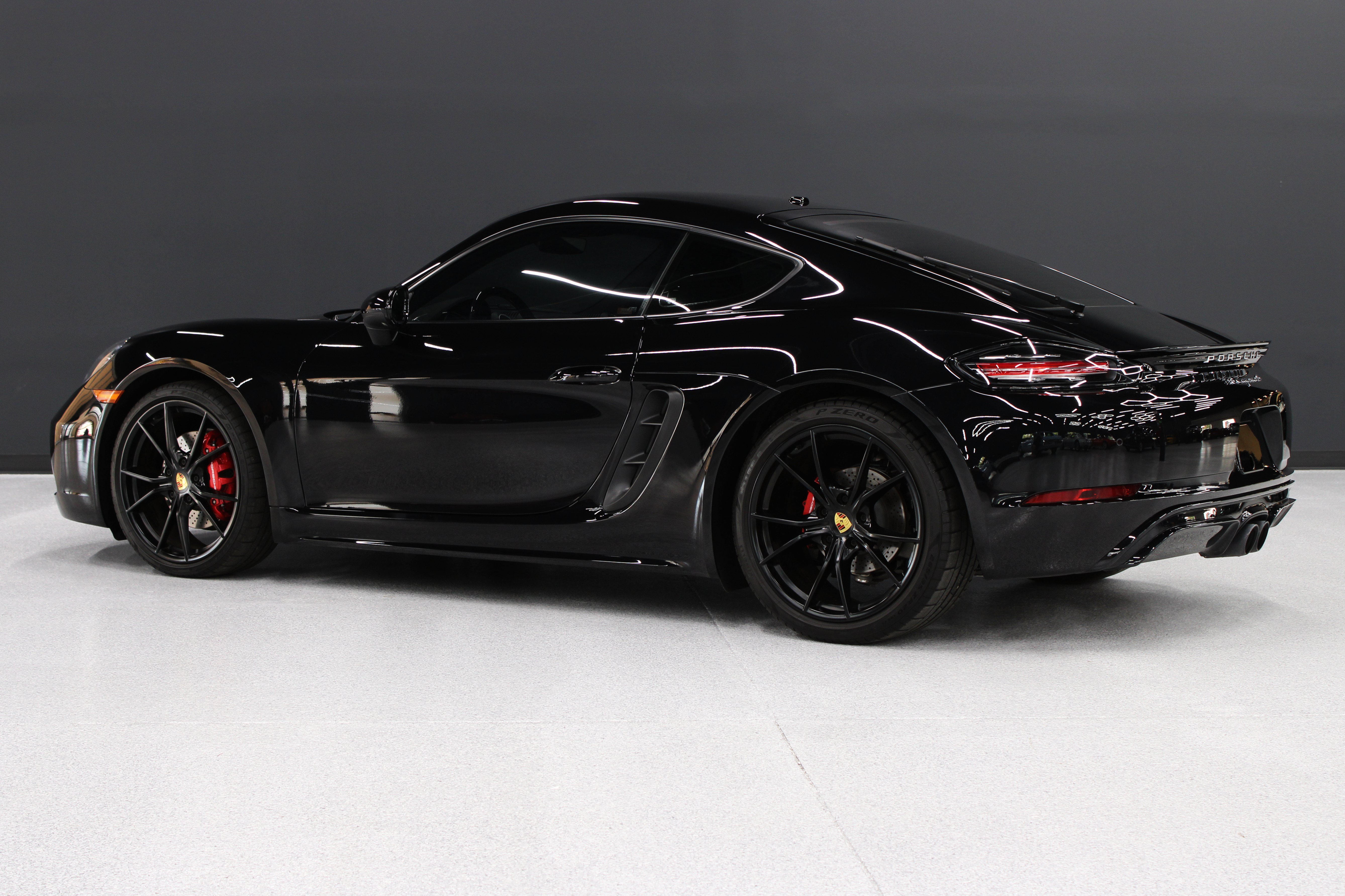Used 2025 Porsche 718 Cayman S w/ Sportdesign Package RWD image 37