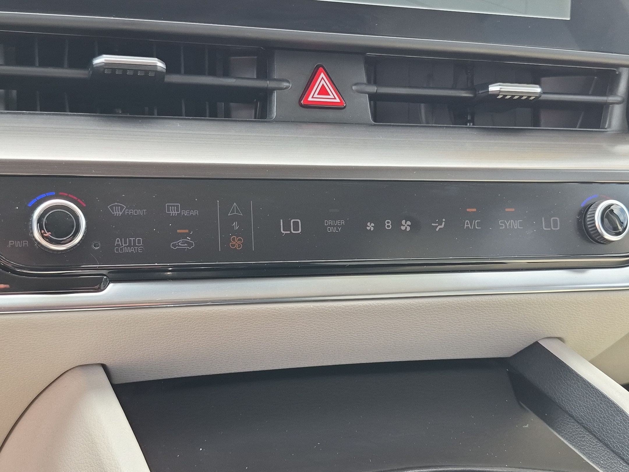 Certified 2024 Kia Sportage EX AWD/4WD image 21