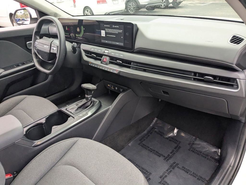 Used 2025 Kia K4 LXS image 30