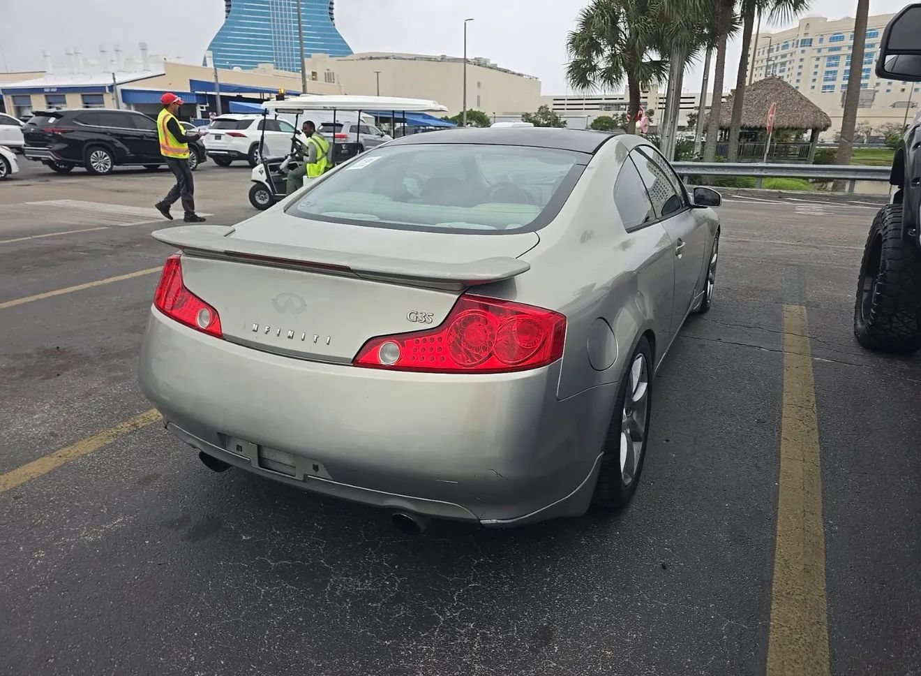 Used 2003 INFINITI G35 Coupe w/ Premium Pkg RWD image 2