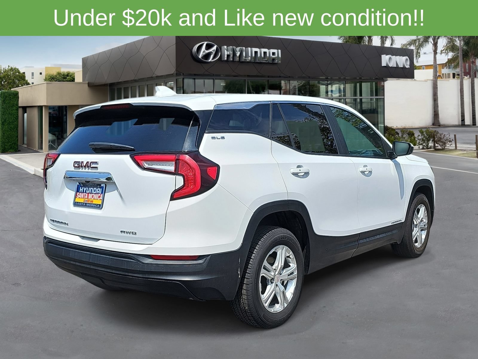 Used 2024 GMC Terrain SLE AWD/4WD image 3