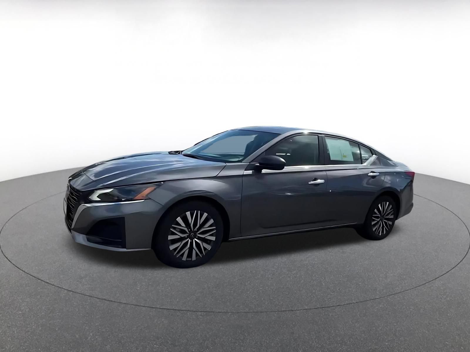 Used 2025 Nissan Altima 2.5 SV FWD image 6