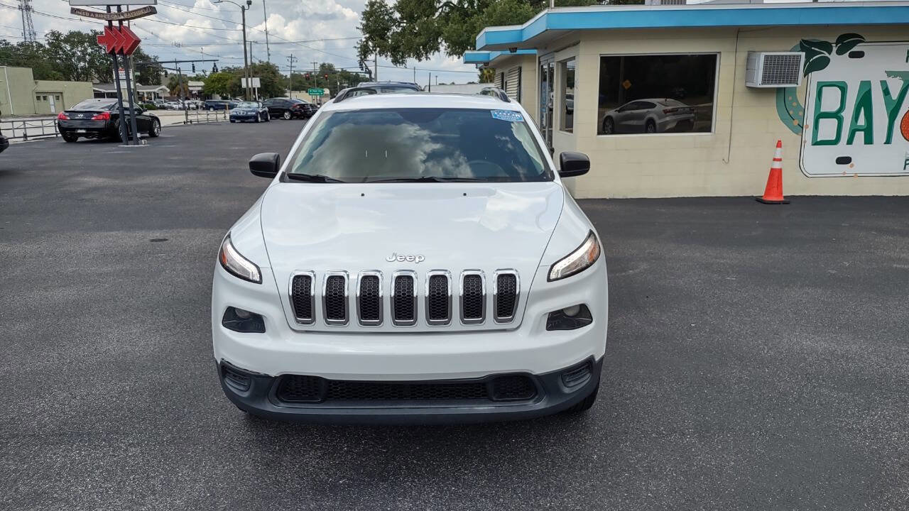 Used 2017 Jeep Cherokee Sport image 2