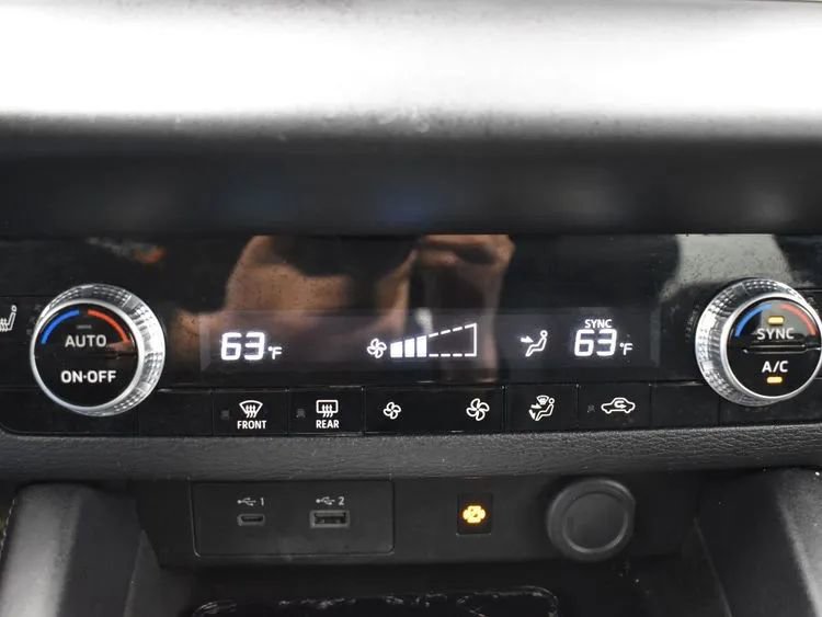 Used 2024 Mitsubishi Outlander FWD image 33