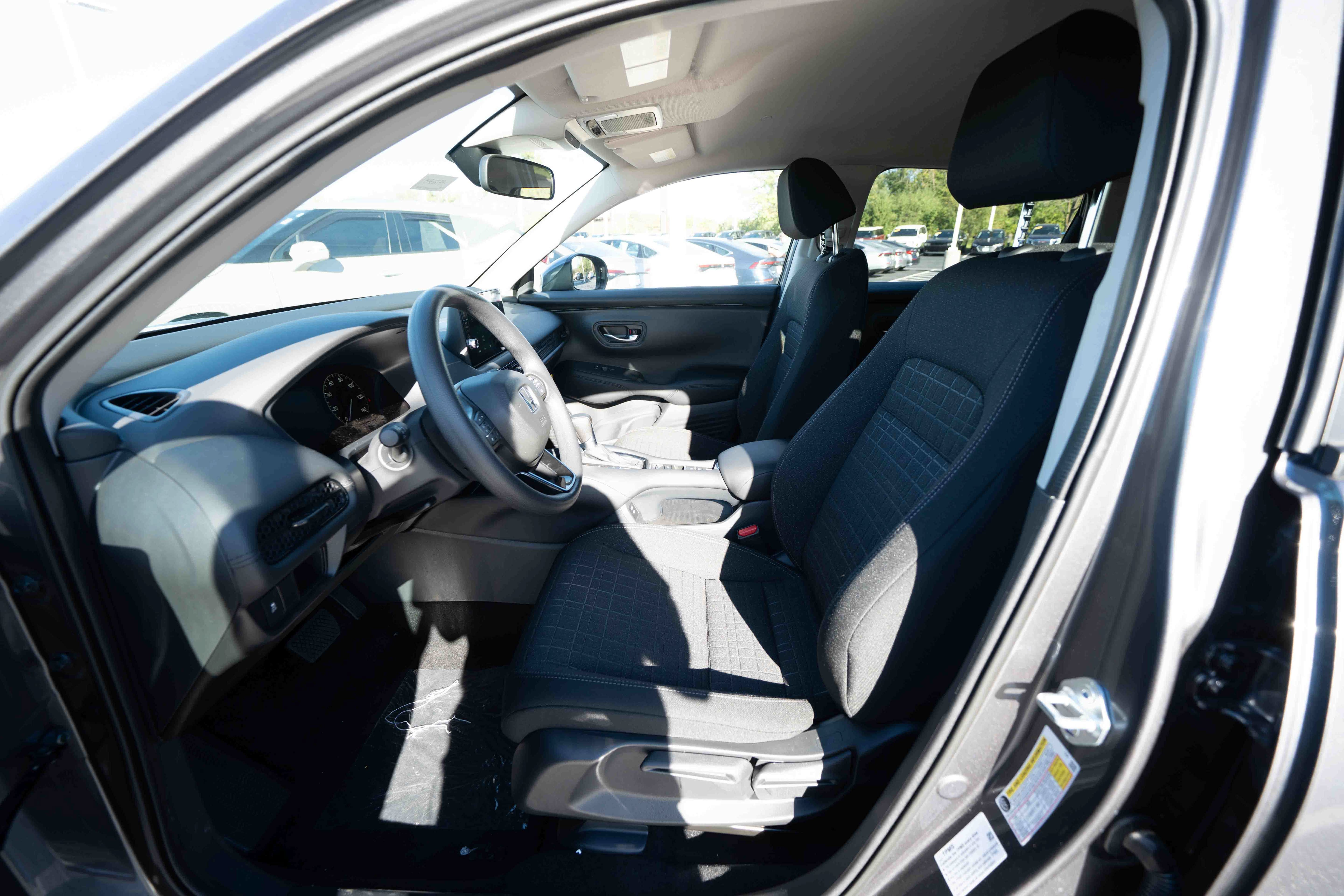 New 2027 Honda HR-V LX image 9