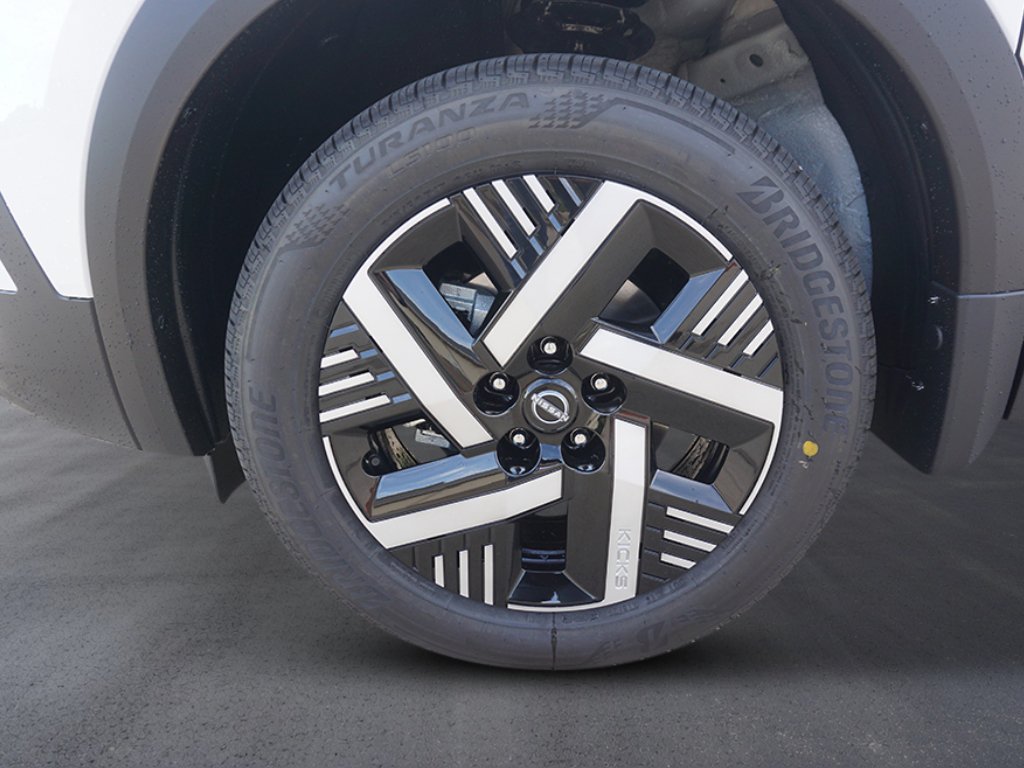 New 2027 Nissan Kicks SV FWD image 9