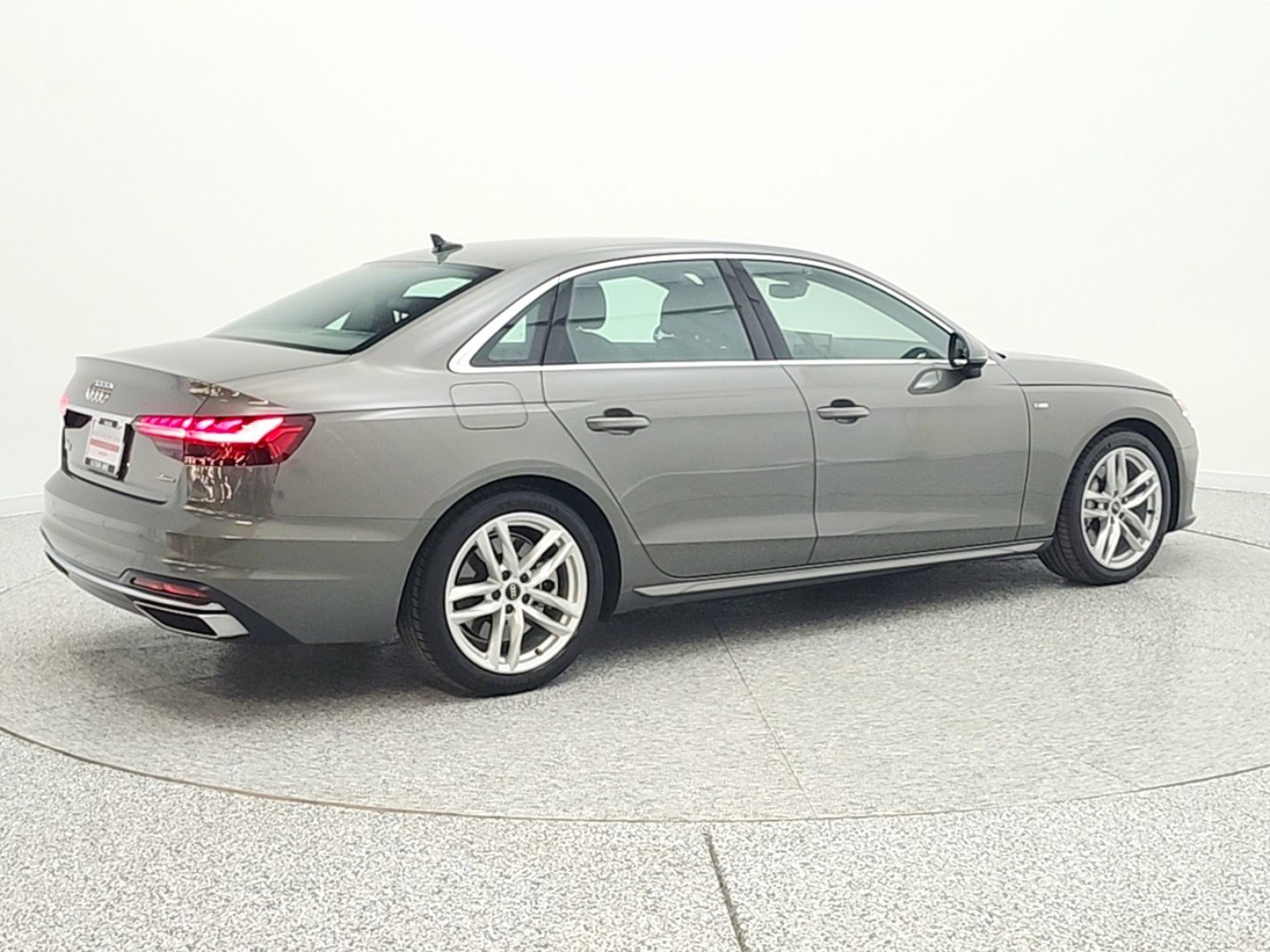 Used 2023 Audi A4 2.0T Premium Plus w/ Premium Plus Package AWD/4WD image 5