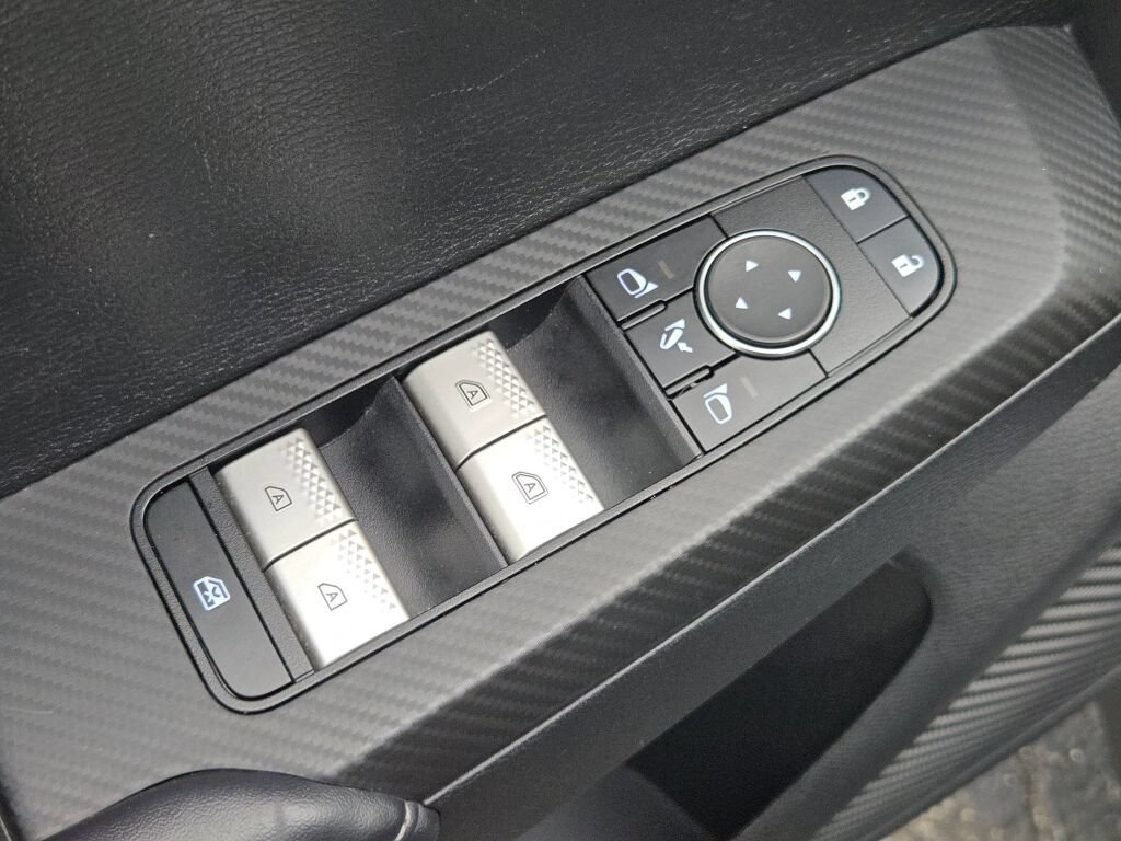 Used 2024 Mitsubishi Outlander SE Black Edition AWD/4WD image 28