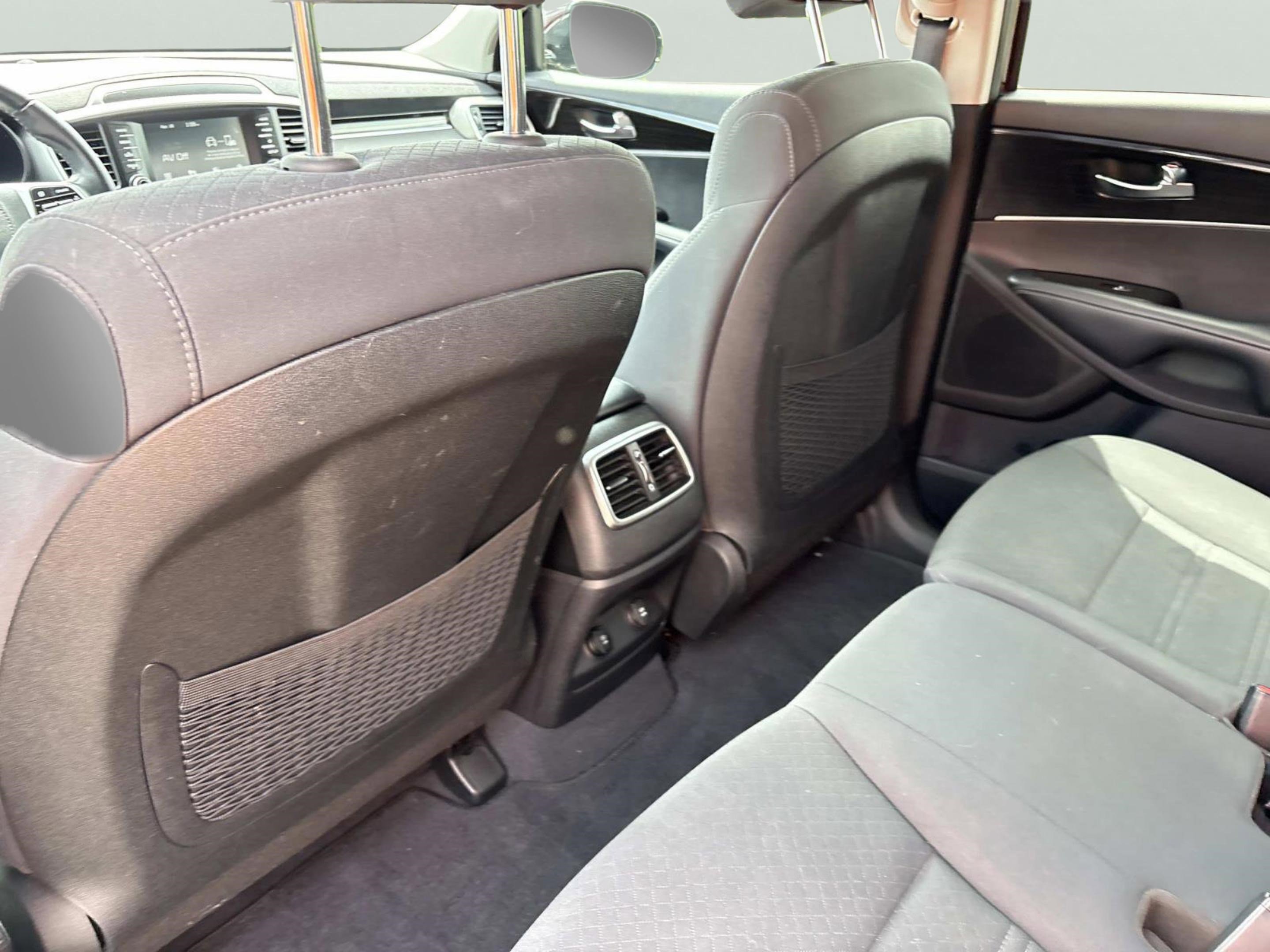 Used 2020 Kia Sorento LX w/ LX I4 Convenience Package image 13