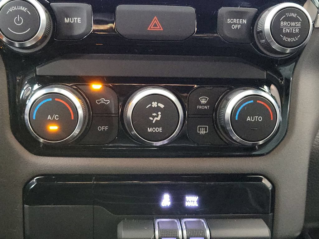 Used 2022 RAM 1500 Big Horn AWD/4WD image 21