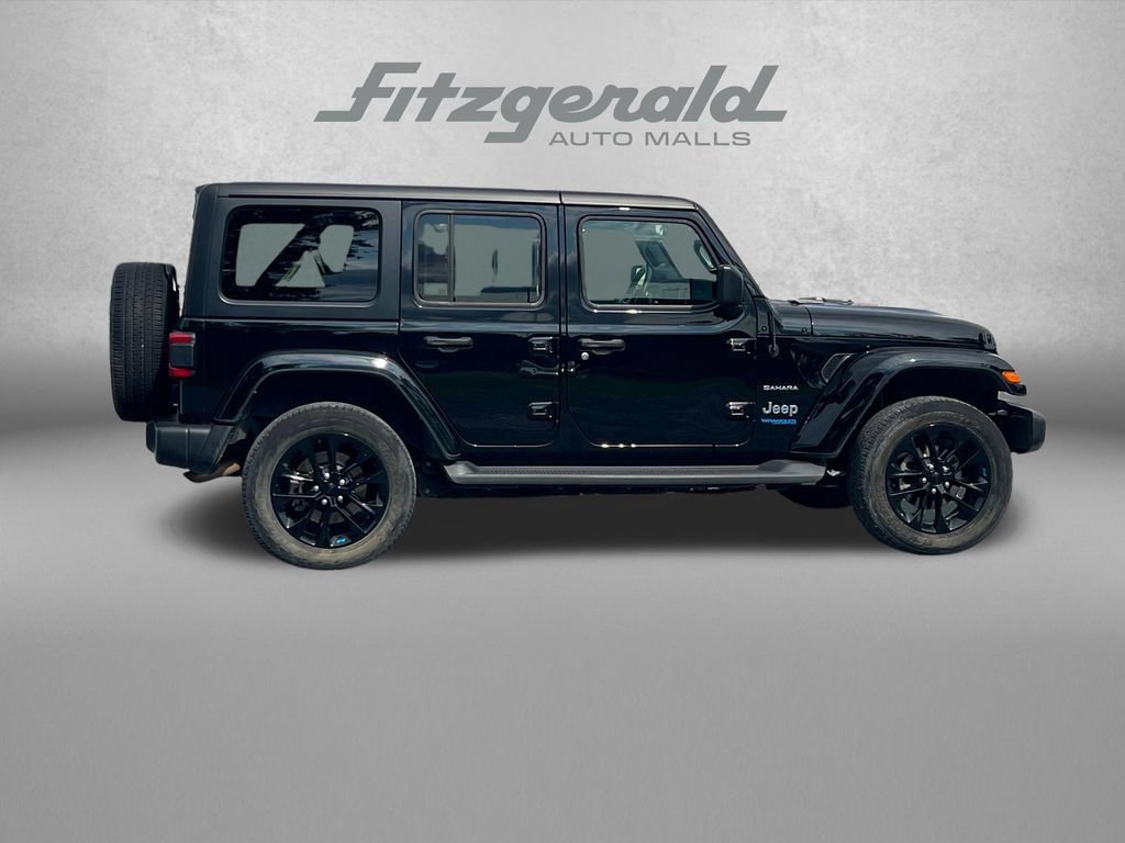 Used 2022 Jeep Wrangler Unlimited Sahara AWD/4WD image 3