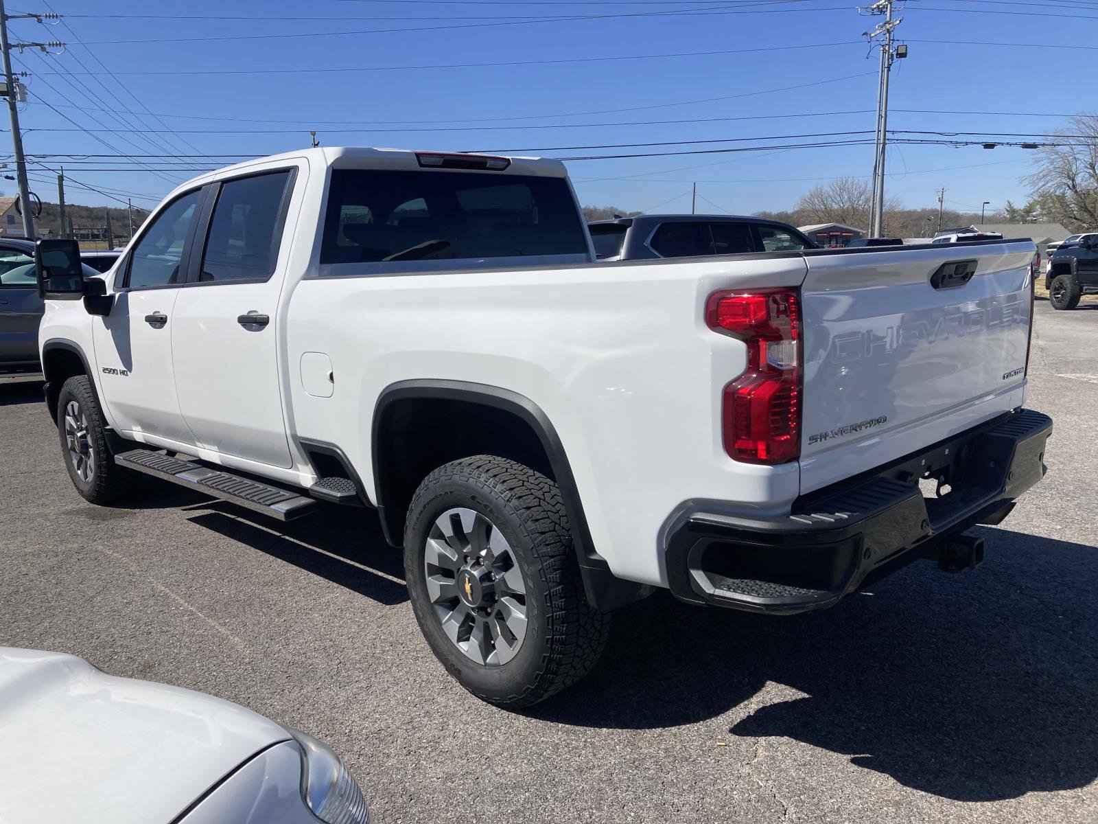 Used 2024 Chevrolet Silverado 2500 Custom w/ Custom Convenience Package image 4
