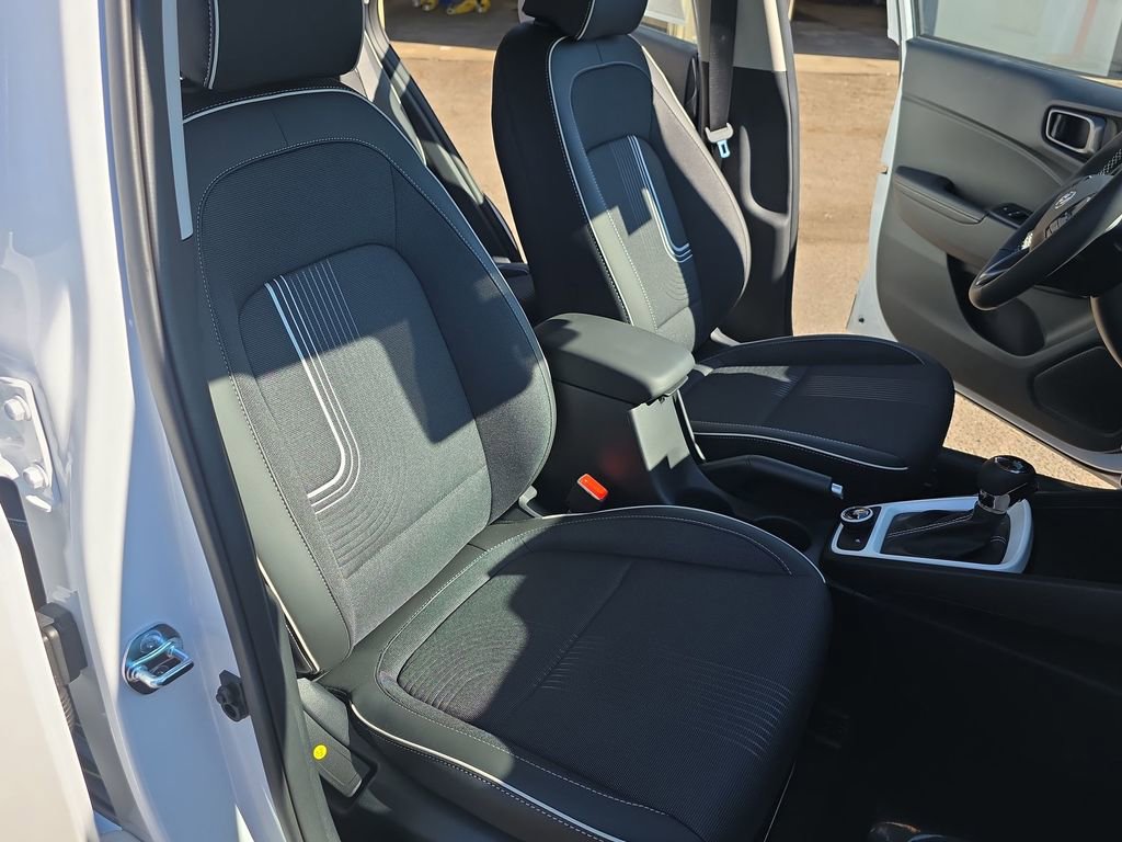 New 2025 Hyundai Venue Limited image 18