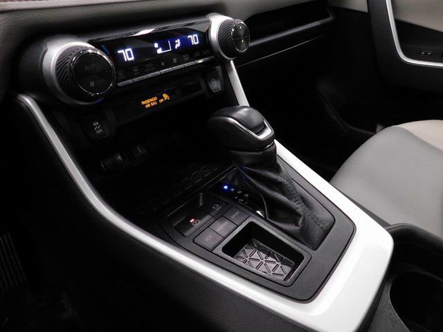 Used 2021 Toyota RAV4 XLE Premium image 32